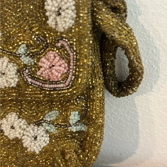 Vintage Embroidered Floral Clutch - Picture 4 of 8